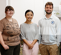 Hui Hong with students