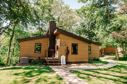 Chabanel Cabin exterior