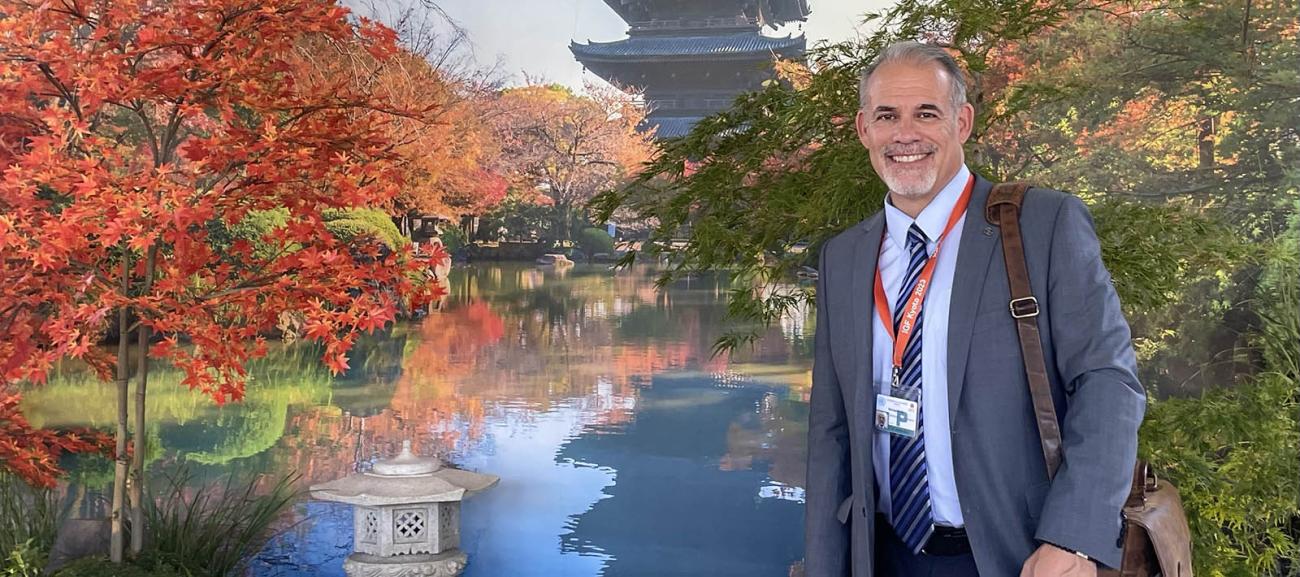 Professor Kelly visits conference in Kyoto.