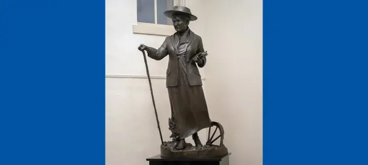 Alston statue unveiled at National Cather Center