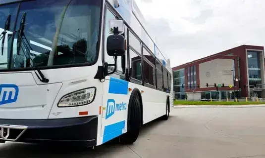 Metro bus outside College of Dentistry.