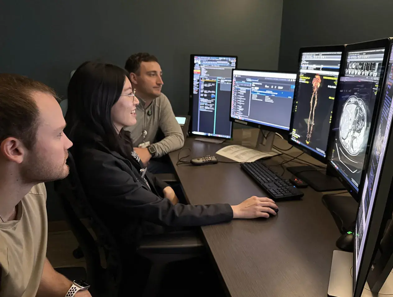 Viewing radiology images in group.