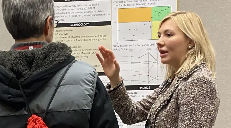 Anna Kotula presenting her research.