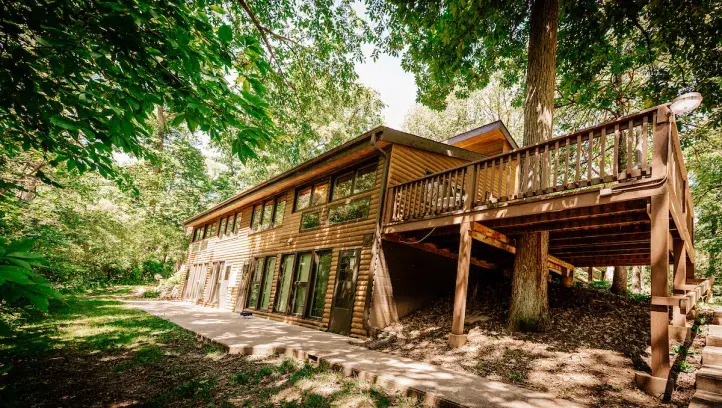 Brebeuf Cabin exterior