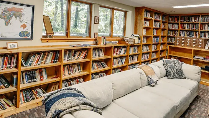 Manresa Prayer House library