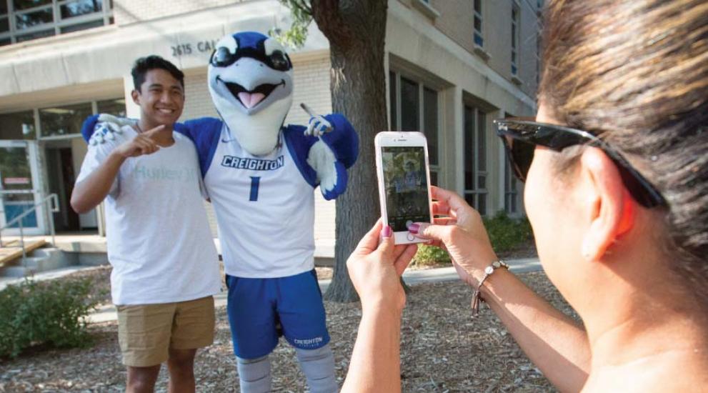 Student photo with Billy Bluejay