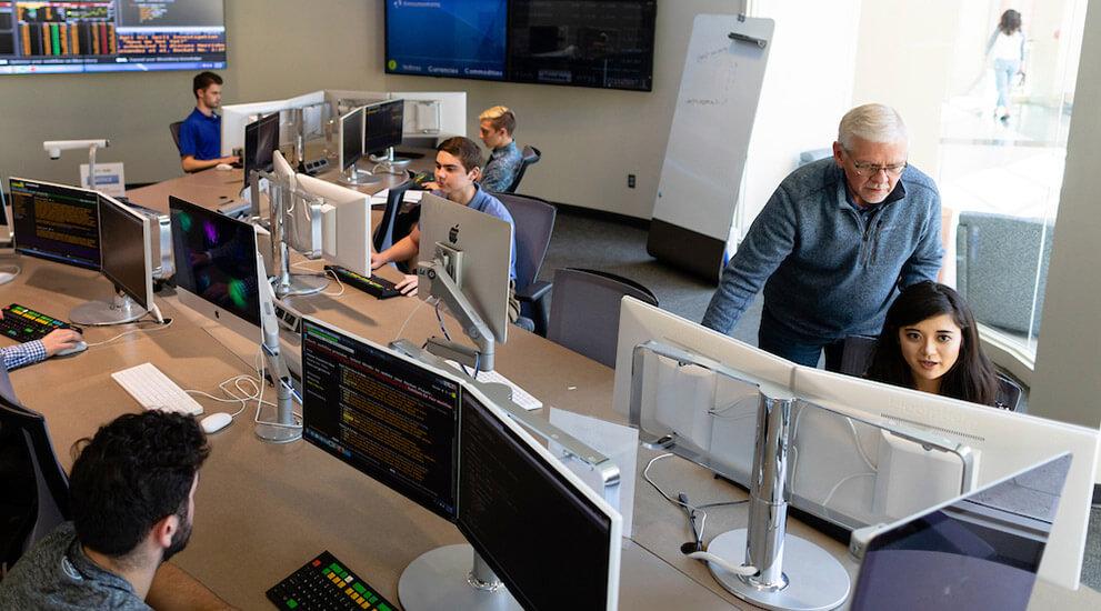 Students working in the Heider Securities Investment and Analysis Center