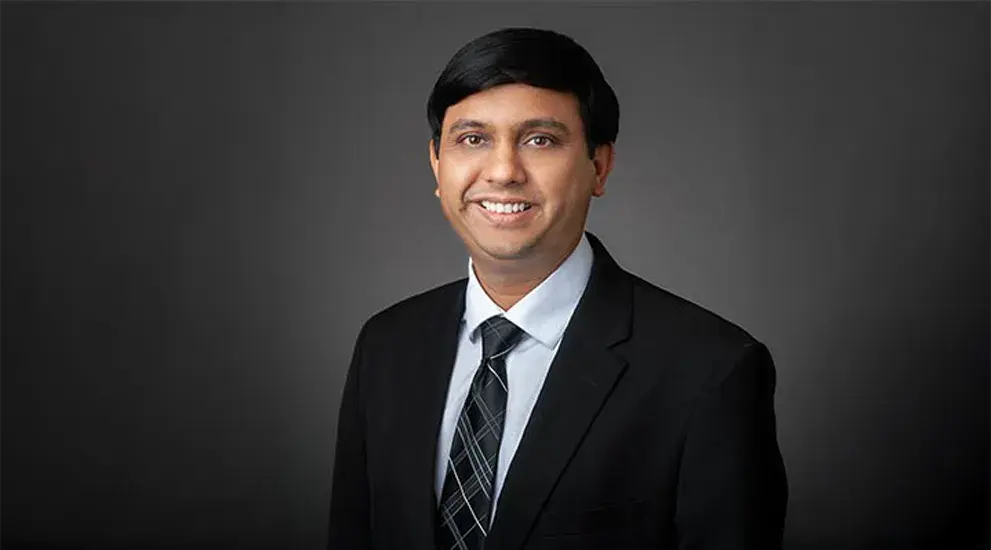 Steven Fernandes headshot